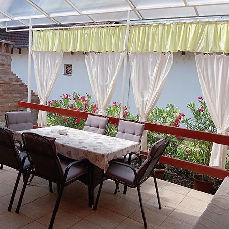 Marika Apartman Hajduszoboszlo Luaran gambar