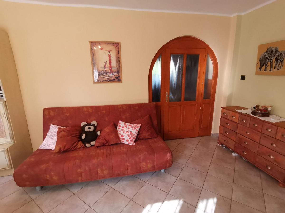 Marika Apartman Hajduszoboszlo Luaran gambar