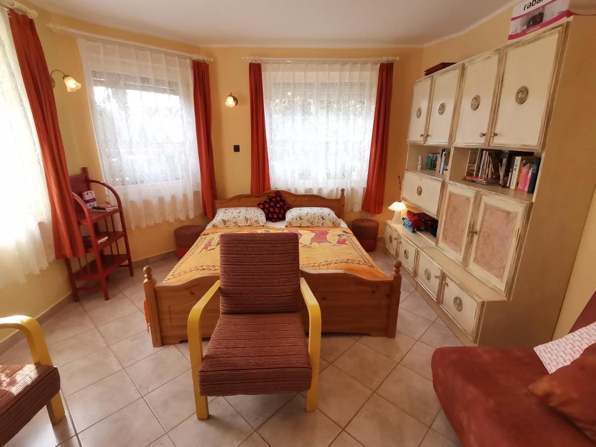 Marika Apartman Hajduszoboszlo Luaran gambar