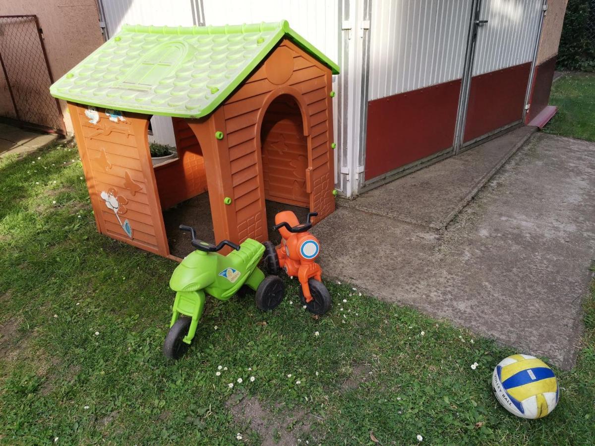Marika Apartman Hajduszoboszlo Luaran gambar