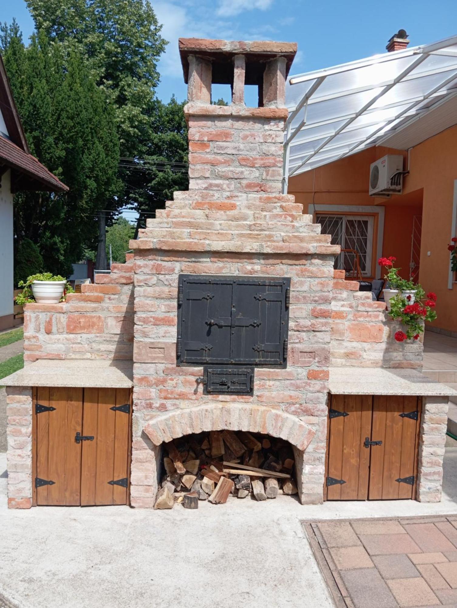 Marika Apartman Hajduszoboszlo Luaran gambar