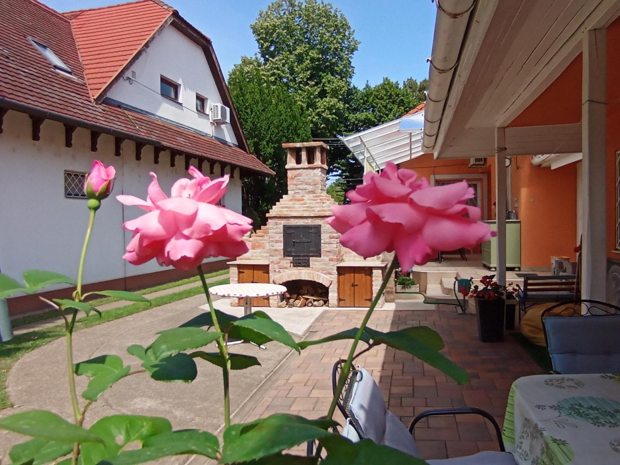 Marika Apartman Hajduszoboszlo Luaran gambar